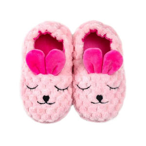 Chaussons de maison pour bébé fille avec semelle antidérapante Chaussons d'intérieur en peluche doux pour l'hiver Chaussons chauds pour lapin de dessin animé - Product Image 4