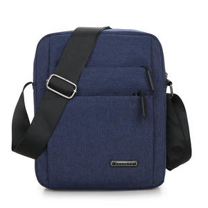 Bandolera bandolera unisex de diseño informal con bolsillo con cremallera, bolsa versátil para el pecho para hombres y mujeres - Product Image 1