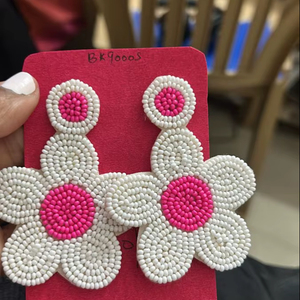 Pendientes de cuentas de margarita blancas y rosas de gran tamaño, estilo bohemio, florales, para mujer, joyería para vacaciones de verano en la playa - Product Image 1