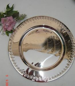 Hermosa Placa de cargador de metal terminada para decoración de mesa de comedor con accesorios de boda y fiesta de lujo - Product Image 5