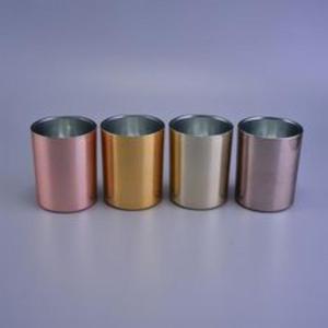 Bougeoir artistique moderne en aluminium avec détails sophistiqués de qualité supérieure fabriqués à la main pour les amateurs de décoration intérieure pendant Pâques - Product Image 1