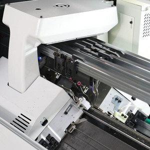 Machine à tricoter plate jacquard simple entièrement automatique et informatisée à double système, avec 16 alimentateurs pour la production de chaussettes et de pulls - Product Image 2
