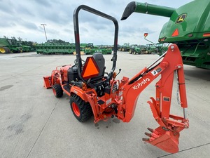 รถแทรกเตอร์ตักดินขนาดเล็ก Kubota LA340 ดีเซล ขับเคลื่อน 4 ล้อ อุปกรณ์ก่อสร้างสวน - Product Image 6