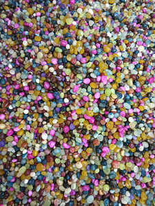 Haute qualité Agate Onyx décoratif violet/rose pierres roulées en gros pierres précieuses galets pavés pour la guérison décoration jardin - Product Image 2