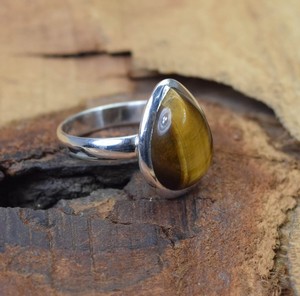 Anillo de Plata de Ley 925 minimalista, cabujón de pera de ojo de tigre marrón brillante, ajuste de bisel, banda sólida de 7x9mm, fiestas clásicas - Product Image 2