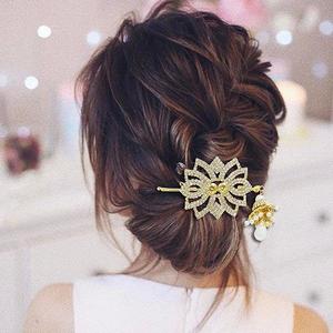 Eugenia 1502702 Party-Style Hair Broche Piedra chapada en oro con material de aleación - Product Image 1