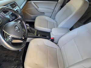 Voiture d'occasion de qualité à prix abordable, Volkswagen e-Golf SEL Premium 2015, conduite à gauche - Product Image 4