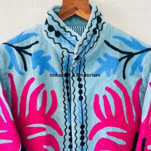 Veste en coton Suzani faite à la main en Inde, veste courte brodée à la main, veste unisexe, veste courte Suzani faite à la main - Product Image 2