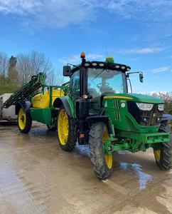 Tractor agrícola John y Deeres 6155r 120 HP 4x4 usado original con implementos completos a precios muy económicos disponibles - Product Image 6
