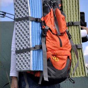 Colchoneta Plegable de Espuma de Celda Cerrada IXPE con Película de Aluminio Plateada, Resistente a la Humedad, Sin Necesidad de Inflar, para Acampar al Aire Libre - Product Image 6