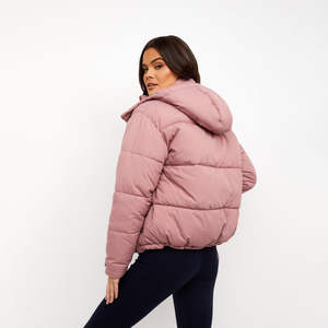 Service OEM Veste matelassée grande taille pour femmes, respirante, confortable pour l'hiver, fabriquée à prix compétitif, vente en gros - Product Image 3