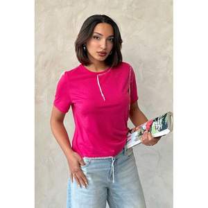 T-shirts pour femmes Topshow en tissu Shepherd Stitch fuchsia, produit en gros - Product Image 5
