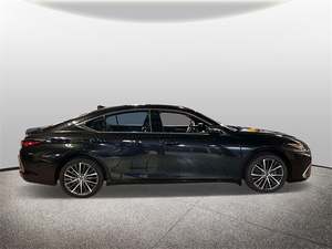 Increíble Lexus ES 350 FWD 2023 Usado en Perfectas Condiciones con Bajo Kilometraje en Existencia, Ofrecido a una Fantástica Oferta que No Querrás Perder - Product Image 5