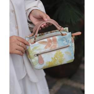 Best Seller Stylish <b>Ladies</b> <b>Bag</b> in Genuine Cow <b>Leather</b> Lightweight, Functional, and Suitable for All Occasions From Indonesia - Product Image 5