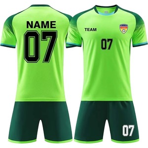 Camiseta de fútbol Performance Fit con pantalones cortos de tela transpirable Uniforme de fútbol cómodo para jugadores y entrenamiento diario - Product Image 1