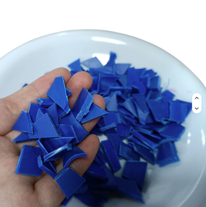 Flocons de fûts bleus en HDPE de haute qualité, matière HDPE recyclée pour la fabrication de plastiques - Product Image 1