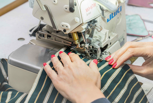 Chaqueta de Mujer de Poliéster para Otoño e Invierno, Estilo Italiano, Etiqueta Privada, con Cierre, Cierre de Botón, con Bolsillos, Diferentes Colores - Product Image 2