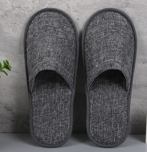 Pantoufles jetables en jute de qualité hôtelière Textile de maison écologique et durable lavable réglable avec des techniques tissées teintées en plaine - Product Image 4