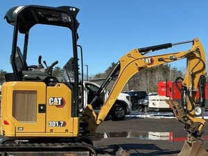 รถขุดขนาดเล็ก Caterpillar 301.7CR ปี 2021 น้ำหนักใช้งาน 3 ตัน ความจุบุ้งกี๋ 0.2 ลูกบาศก์เมตร ขาย - Product Image 3