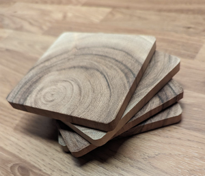 Posavasos de madera de nogal de primera calidad Acabado natural Durable Ecológico No tóxico Reutilizable Cuadrado Diseño contemporáneo Set 4 para el hogar - Product Image 2