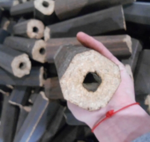 Briquetas de Madera de Roble RUF de Alta Calidad Hechas en Francia, Productos Relacionados con la Energía, Venta al Por Mayor - Product Image 4