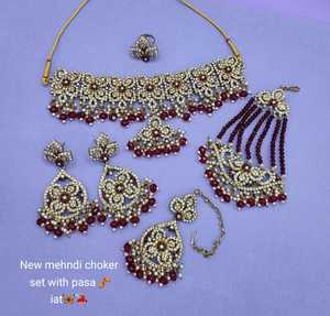 Nouveau design fantaisie plaqué or traditionnel Motipearl Kundan clouté collier ras du cou boucle d'oreille Mangtika & Pasha ensemble de bijoux femme - Product Image 2