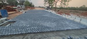 Vente en gros de pavé de granit naturel Pierre d'aménagement paysager en granit extérieur Pierre de route Fourniture de pierre de granit durable - Product Image 2