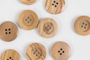 Gran oferta de botones largos de cuerno de madera para traje, suéter, cárdigan, mujer, chaqueta Vintage para niños, abrigo de madera con 2 agujeros, decoración para hombres - Product Image 2