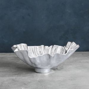 Bol décoratif de forme unique pour pièce maîtresse en aluminium dans un décor à la maison fini argenté Bol en métal rustique - Product Image 4