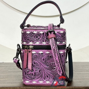 Estuche de Maquillaje de Cuero Vacuno Rosa Estilo Western, Hecho a Mano, con Asa y Correa para el Hombro, Organizador de Maquillaje de Viaje - Product Image 1