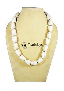 Collar con colgante de resina Tradebyd, joyería de moda, regalo único hecho a mano para mujer - Product Image 2