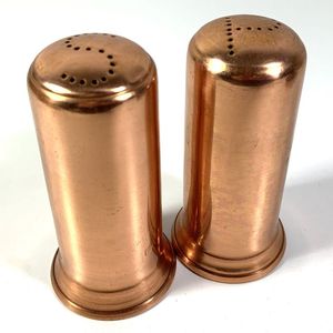 Juego de salero y pimentero de latón pulido de primera calidad, diseño redondo moderno, lujoso, elegante, duradero, de alta calidad, esencial para la cocina y el comedor - Product Image 2