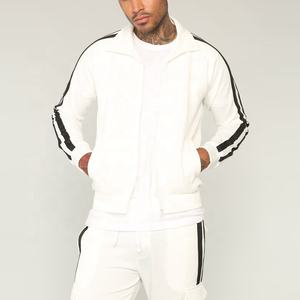 Ensemble de survêtement d'hiver pour hommes, fabricant de vêtements de sport avec logo personnalisé, exportateur pakistanais, Outfitize International - Product Image 1