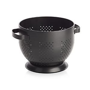 กระชอนสแตนเลสแข็งแรงมีด้ามจับยึดเพื่อความแข็งแรงเป็นพิเศษในขณะที่จัดการผักผลไม้หรือพาสต้าหนัก - Product Image 5