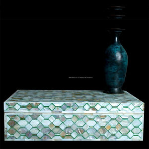 Elegante joyero hecho a mano con incrustaciones de fregona para regalar y almacenar Tradebyd's Premium Collection - Product Image 2