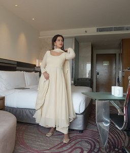 Ensemble de robe de soirée indienne et pakistanaise pour femmes, en georgette, séchage rapide, avec magnifique dupatta et pantalon, pour occasions spéciales, coupe classique - Product Image 5