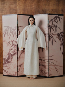 Nuestra marca local crea el elegante Ao Dai, el traje tradicional vietnamita, con seda de alta calidad. - Product Image 5