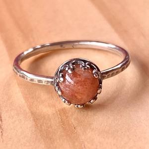 แหวนเงินแท้ 925 ประดับซันสโตนแท้ขนาด 10 มม. ดีไซน์คลาสสิก คุณภาพดีเยี่ยม ขอบเรียบหรู งานแฮนด์เมด - Product Image 1