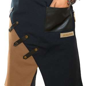 Delantal de Barbacoa Personalizado de Lona Negra con Bolsillos de Cuero, Unisex, Manga Corta, Cierre de Broche, para Uso en Restaurantes y Bares - Product Image 4