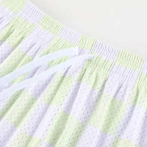 Pantalones Cortos Deportivos Personalizados con Estampado de Llamas Rojas, Pantalones Cortos de Baloncesto Transpirables a Cuadros Blancos y Amarillos para Hombre - Product Image 4