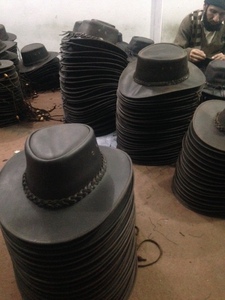 Sombrero de Vaquero de Cuero con Logotipo Personalizado, Color Marrón Oscuro, Hecho a Mano, Estilo Western Outback, Ala Ancha, para Montar a Caballo, con Banda Trenzada, OEM Disponible - Product Image 4