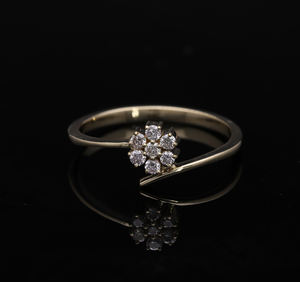 Delicado vástago abierto 14K Oro Diamante natural Anillo de racimo floral Juego de puntas de corte brillante Diamantes - Product Image 1