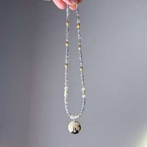 Collar hecho a mano con colgante de lluvia de meteoritos de labradorita y piedra lunar gris, joyería de piedras preciosas únicas para mujer - Product Image 5