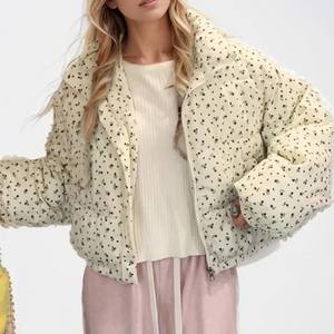 Chaqueta de invierno estampada con estilo de tendencia, chaqueta acolchada con cremallera de alta calidad, chaqueta acolchada con cuello levantado personalizada para mujer - Product Image 5