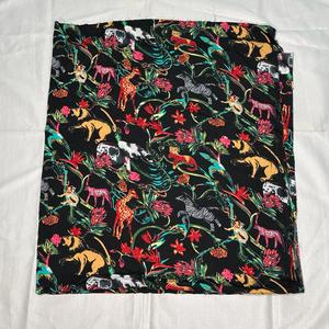 Tissu crêpe premium à imprimé animalier tropical pour chemises, vêtements de nuit, tenues décontractées, jupes, robes une pièce, vêtements pour enfants et sacs - Product Image 1