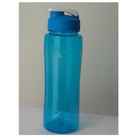 Bouteille d'eau sport pour adultes, fabriquée au Vietnam, en plastique PP écologique, avec couvercle à clapet, poignée pratique, logo et couleur personnalisables.