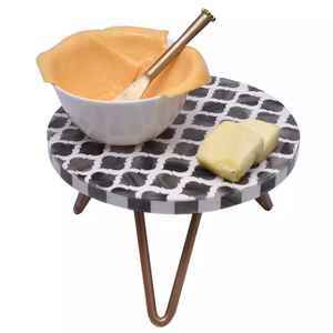 Présentoir à gâteaux élégant fait main en résine avec incrustation Plateau de présentation à desserts en métal élégant pour la décoration de fêtes et d'événements de luxe - Product Image 2