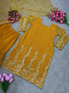 Présentation d'un nouveau haut avec Sharara Plazo en filet papillon doux avec une séquence de broderie lourde entièrement cousue avec Dupatta - Product Image 2