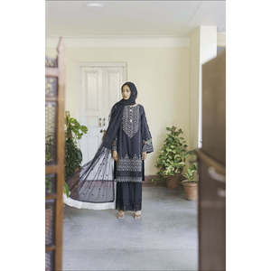 Vêtements indiens et pakistanais, collection Silver Mist - Product Image 3