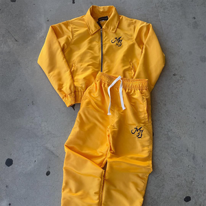 Ropa de entrenamiento ligera con logotipo bordado de fábrica OEM, chándal de gran tamaño de nailon con cremallera, conjunto cortavientos a prueba de agua para unisex - Product Image 1